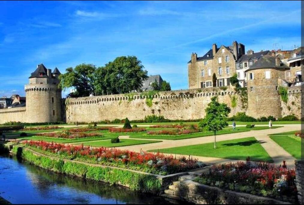 L'Incontournable, Centre Ville Petit Parking Wifi Linge En Option Vannes Exterior photo